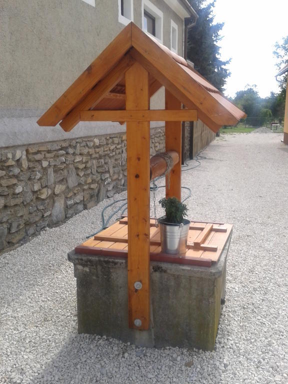 Hatarmenti Vendeghaz Zsira Exterior photo