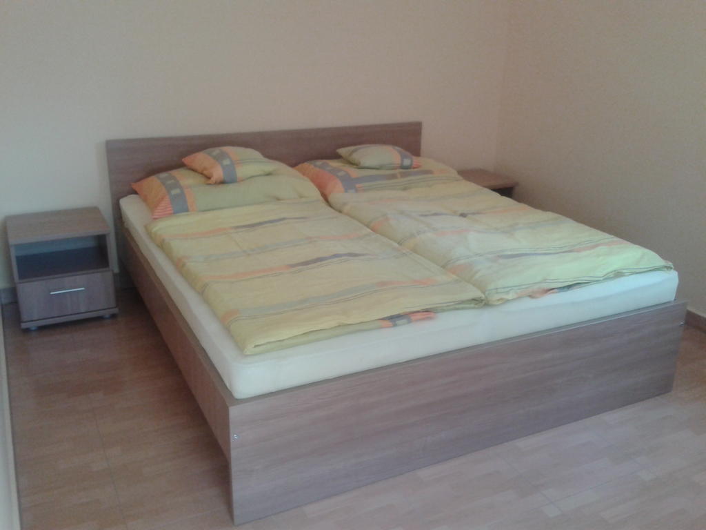 Hatarmenti Vendeghaz Zsira Room photo