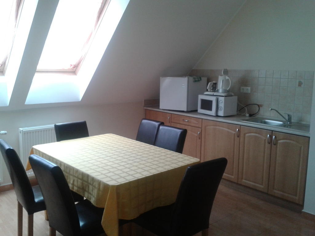 Hatarmenti Vendeghaz Zsira Room photo
